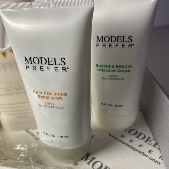 Models Prefer Tanning System Kit - Picture 3 of 6